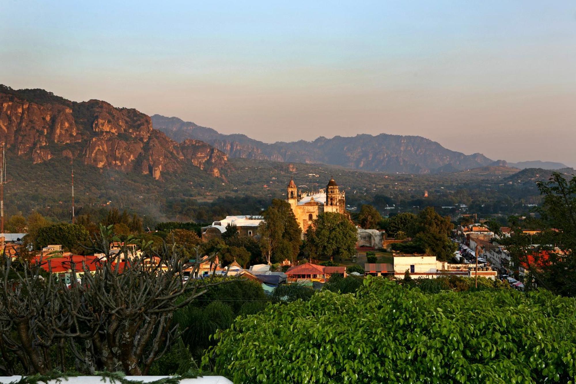 Posada Del Tepozteco - Hotel & Gallery 테포츨란 외부 사진